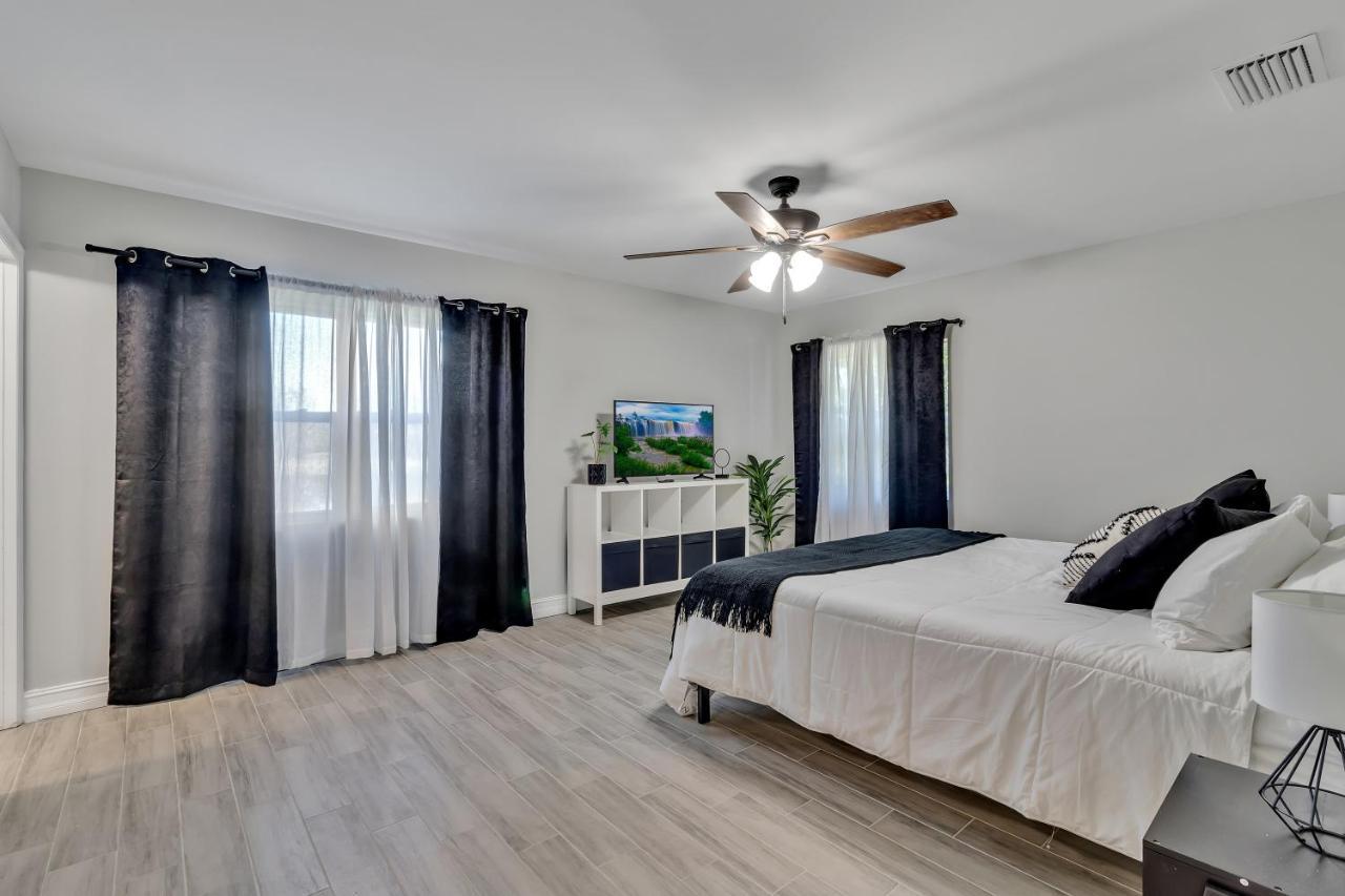Modern Lake Front Casita Near Winter Park! Орландо Екстериор снимка